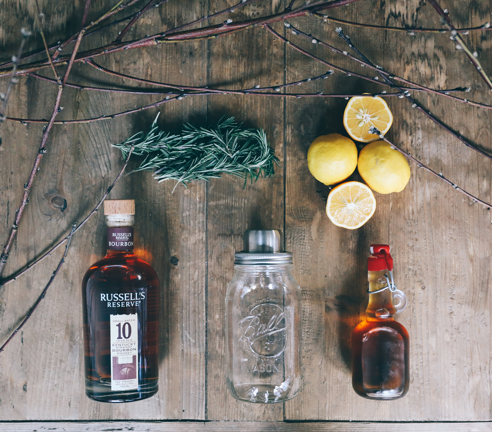 bourbon rosemary lemon cocktail | chasingkendall 